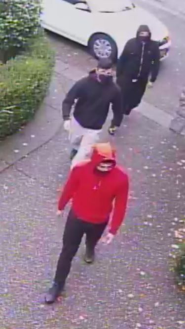 Can you identify these robbery suspects?
