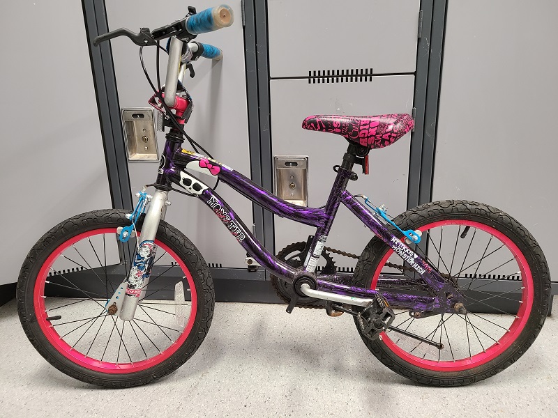 Vélo d’enfant de marque Monster High rose et violet